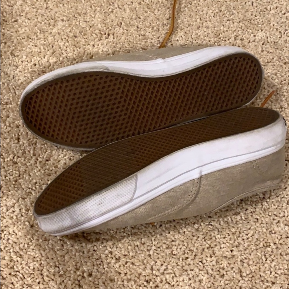 Vans - Picture 3 of 4